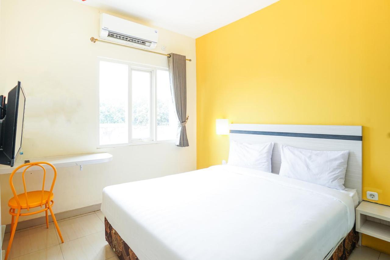 Pratisarawirya Guesthouse By Ecommerceloka Surabaya Exteriör bild