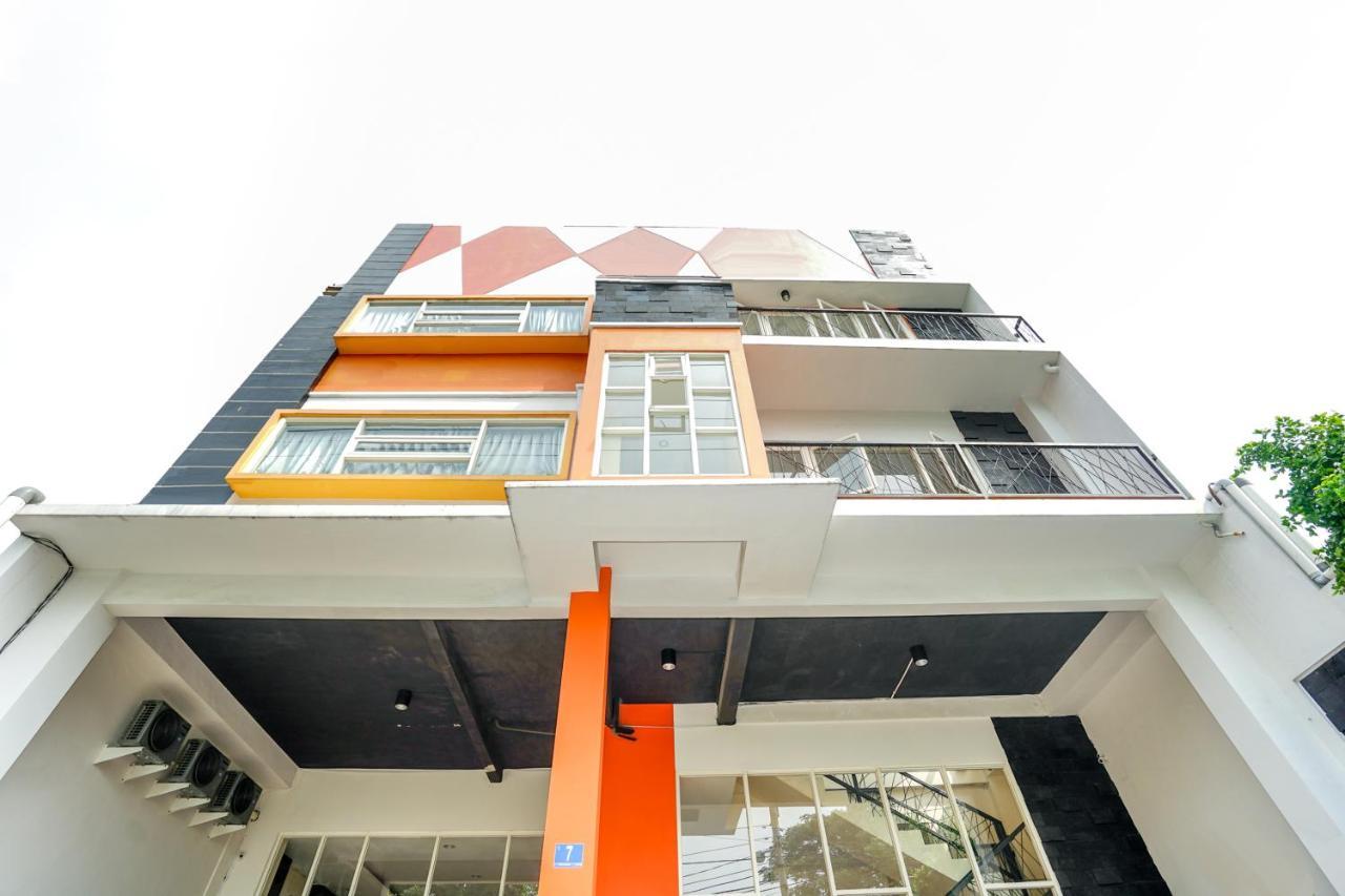 Pratisarawirya Guesthouse By Ecommerceloka Surabaya Exteriör bild
