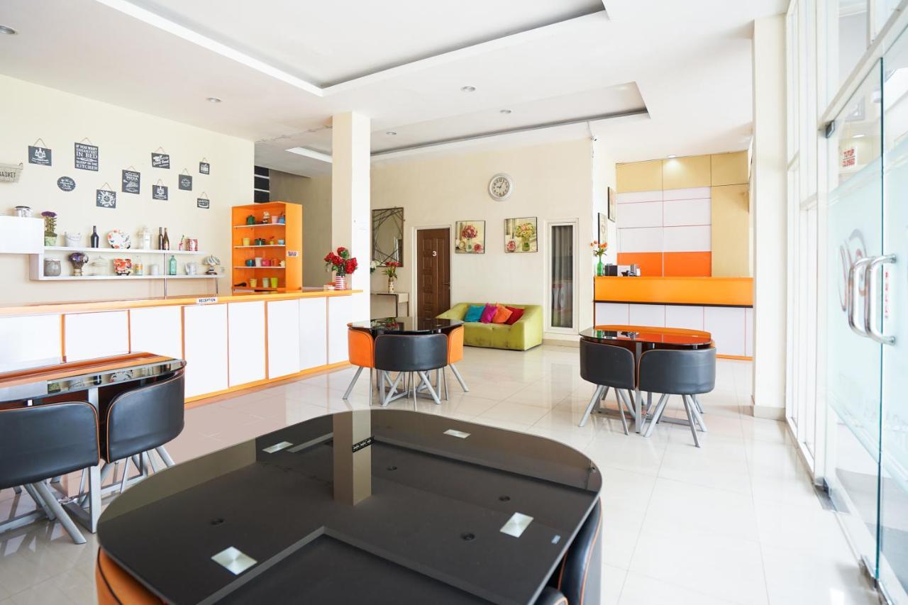 Pratisarawirya Guesthouse By Ecommerceloka Surabaya Exteriör bild
