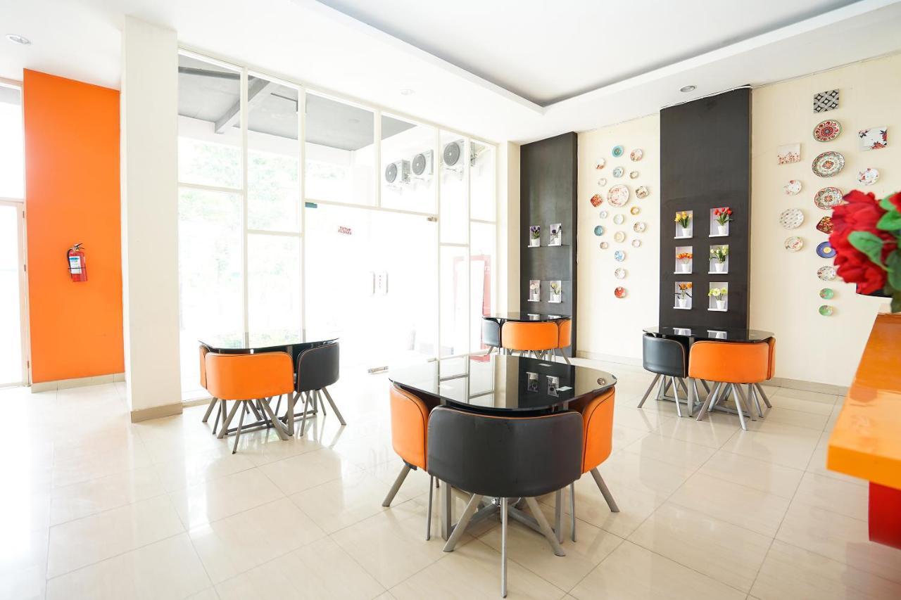 Pratisarawirya Guesthouse By Ecommerceloka Surabaya Exteriör bild