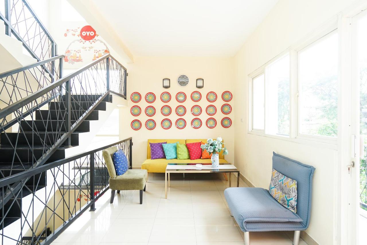 Pratisarawirya Guesthouse By Ecommerceloka Surabaya Exteriör bild